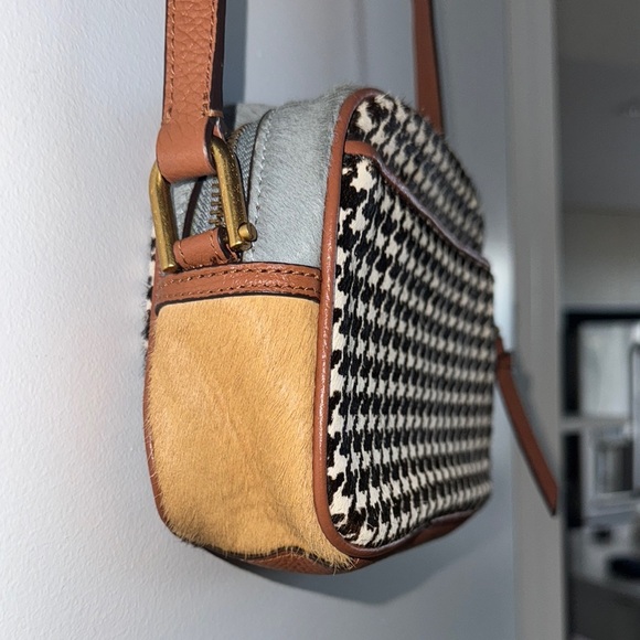 Stylish Houndstooth Crossbody Bag - Picture 5 of 8